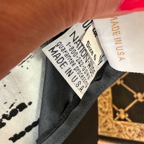 🔥🔥HOT Formal Dress with Beading around Halter Neckline-Excellent Condition!! - Picture 8 of 8